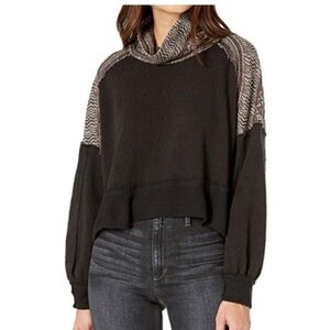 We The Free At The Lodge Sweater Size Small